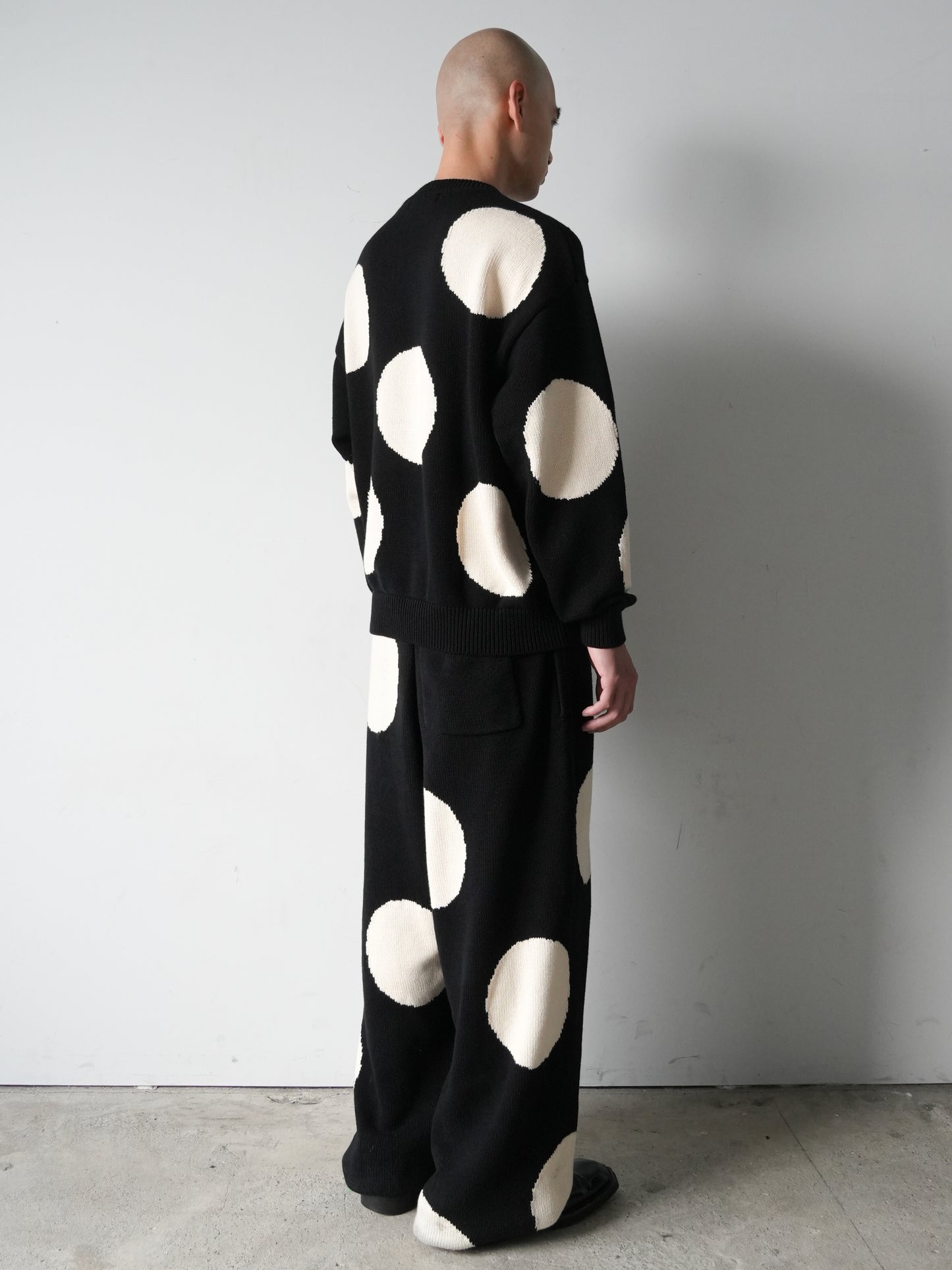 DOT INTARSIA KNIT BLACK