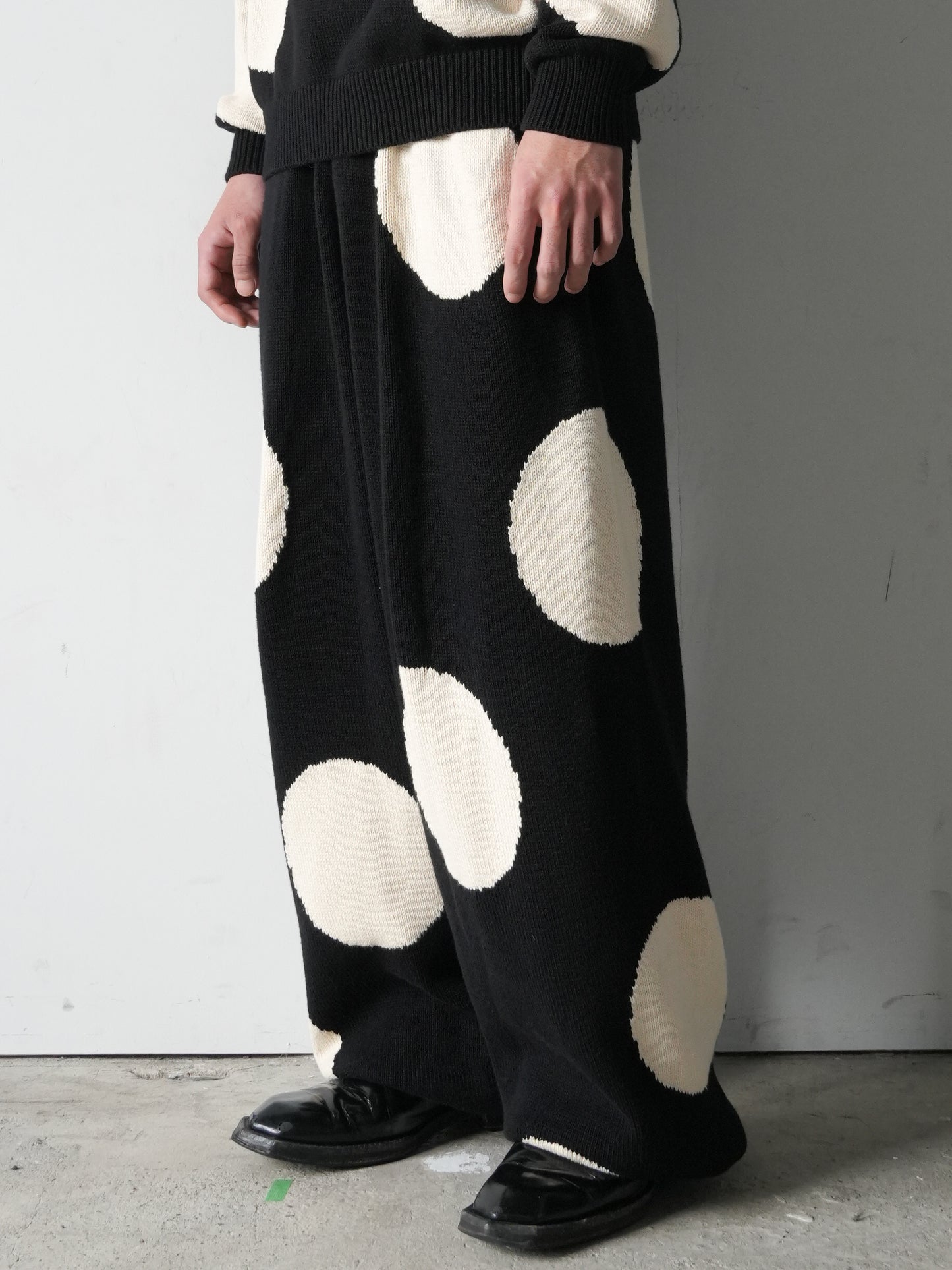 DOT INTARSIA KNIT PANTS BLACK