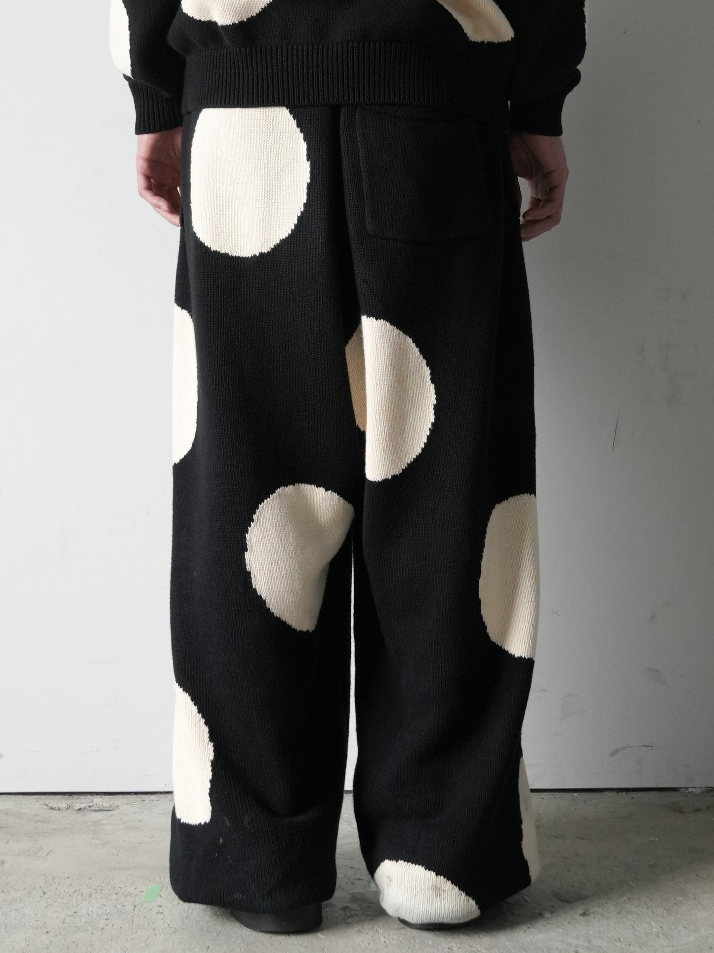 DOT INTARSIA KNIT PANTS BLACK