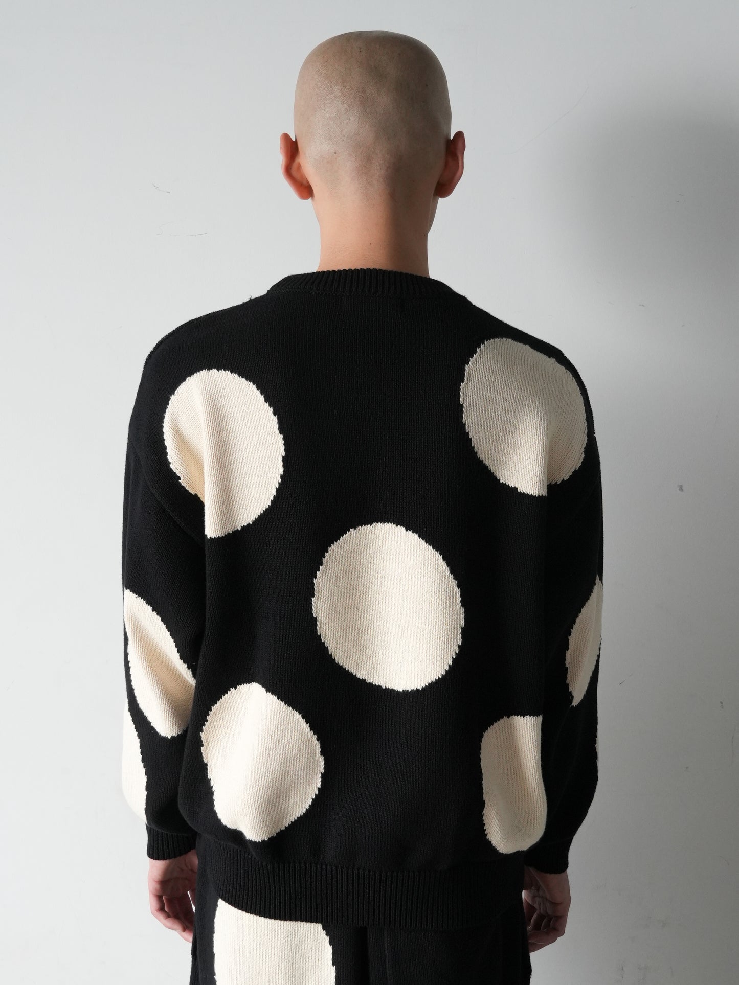 DOT INTARSIA KNIT BLACK